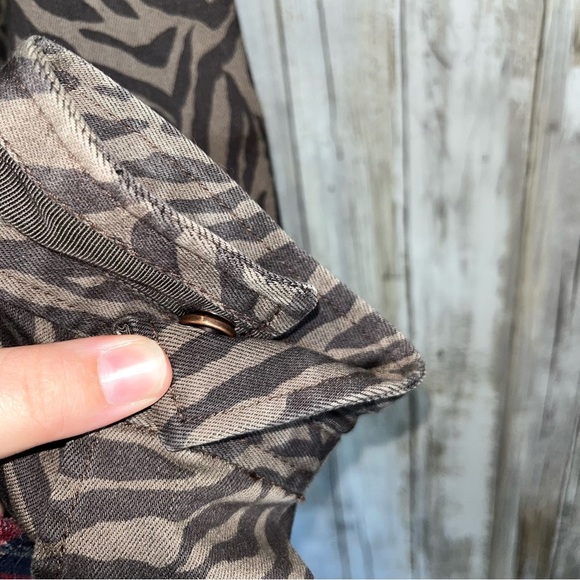 White House Black Market Espresso Brown Zebra Print Denim Jacket Women’s 8 - Picture 4 of 6